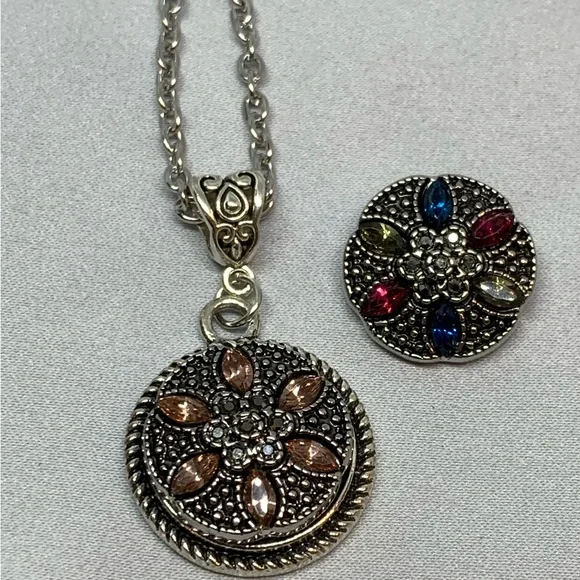 Classic Style Snap Button Long Necklace with 4 Charms - Picture 2 of 4